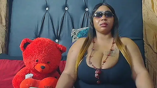 Snapshot of HUMONGUOUSTITSS chatting on 09/19/25, 04:14 HUMONGUOUSTITSS online show from 09/19/25, 04:14