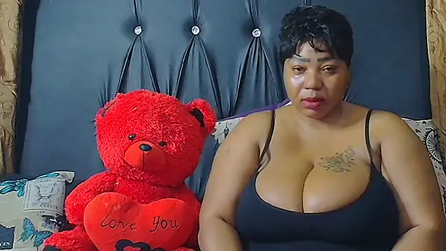 Snapshot of HUMONGUOUSTITSS chatting on 09/26/25, 05:50 HUMONGUOUSTITSS online show from 09/26/25, 05:50