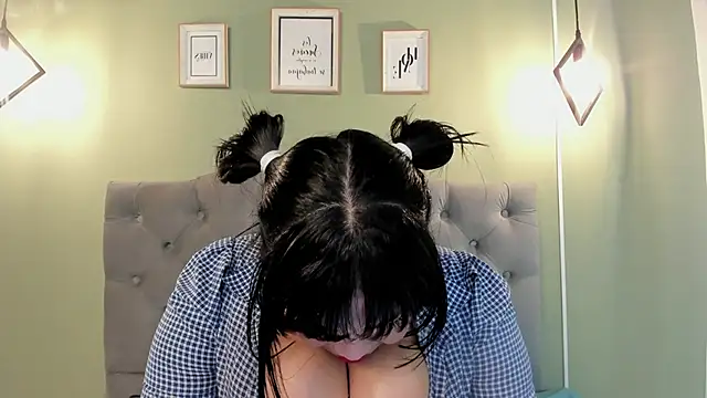 KRYSTENMOON online show from 01/12/25, 09:08