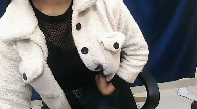 Snapshot of cutie-pie8 chatting on 01/26/25, 11:29 cutie-pie8 online show from 01/26/25, 11:29