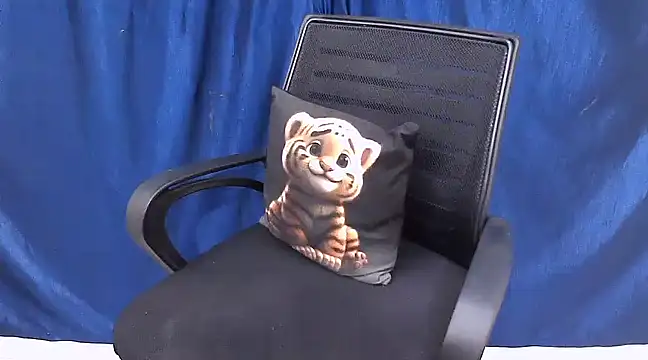 Snapshot of cutie-pie8 chatting on 02/02/25, 09:34 cutie-pie8 online show from 02/02/25, 09:34