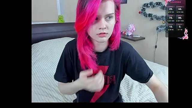 Snapshot of JulieTaylors chatting on 03/24/26, 10:15 JulieTaylors online show from 03/24/26, 10:15