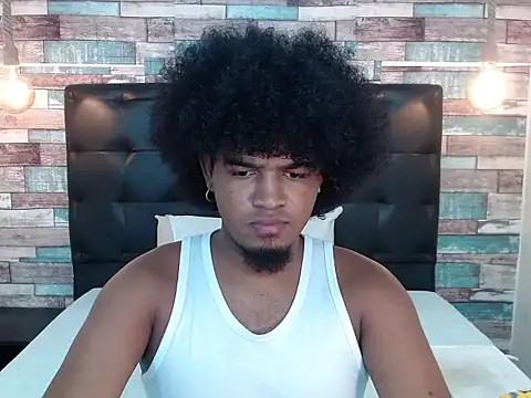 Snapshot of JaicobRuneer chatting on 10/13/25, 02:06 JaicobRuneer online show from 10/13/25, 02:06