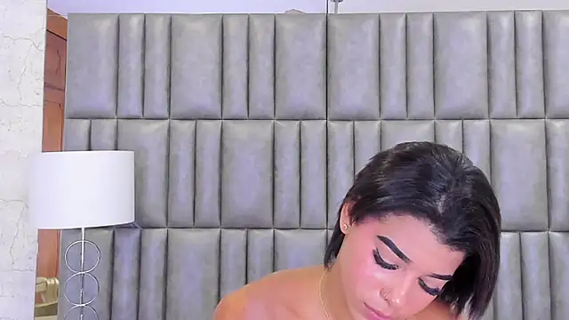 Snapshot of TiaraRosse chatting on 02/11/25, 07:54 TiaraRosse online show from 02/11/25, 07:54