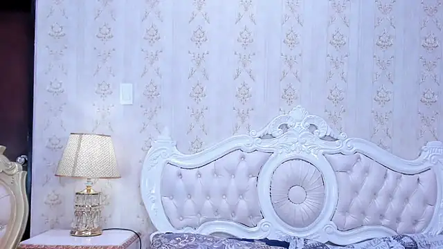 Snapshot of TiaraRosse chatting on 02/11/25, 11:43 TiaraRosse online show from 02/11/25, 11:43