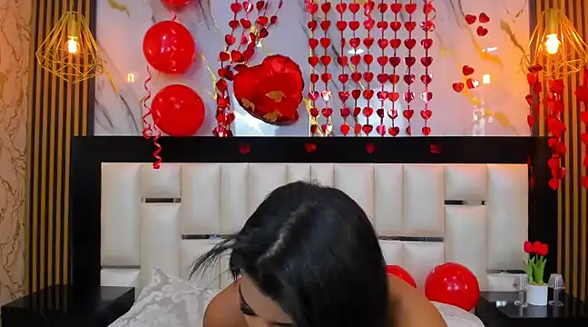 Snapshot of TiaraRosse chatting on 02/13/25, 04:43 TiaraRosse online show from 02/13/25, 04:43