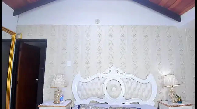 Snapshot of TiaraRosse chatting on 03/04/25, 03:55 TiaraRosse online show from 03/04/25, 03:55