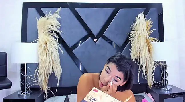 Snapshot of TiaraRosse chatting on 03/06/25, 04:08 TiaraRosse online show from 03/06/25, 04:08