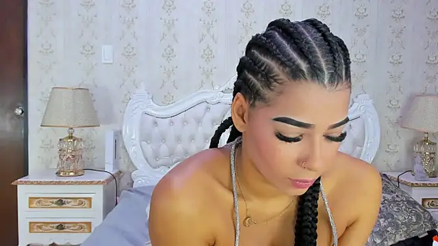 Snapshot of TiaraRosse chatting on 03/21/25, 12:06 TiaraRosse online show from 03/21/25, 12:06