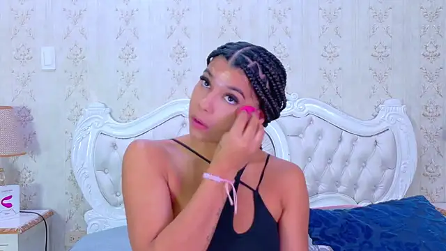 Snapshot of TiaraRosse chatting on 09/10/25, 12:27 TiaraRosse online show from 09/10/25, 12:27