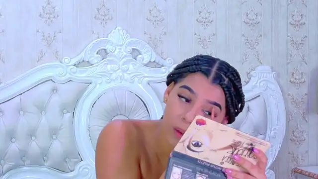 Snapshot of TiaraRosse chatting on 09/12/25, 11:54 TiaraRosse online show from 09/12/25, 11:54