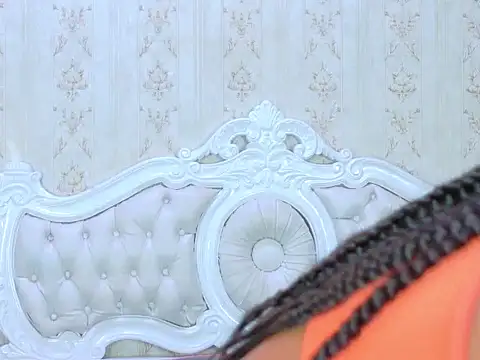 Snapshot of TiaraRosse chatting on 09/14/25, 12:15 TiaraRosse online show from 09/14/25, 12:15