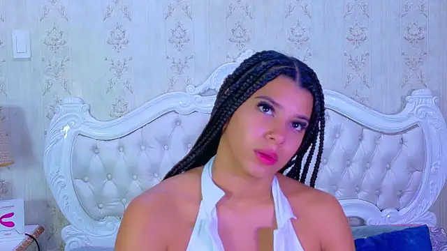 Snapshot of TiaraRosse chatting on 09/19/25, 12:06 TiaraRosse online show from 09/19/25, 12:06