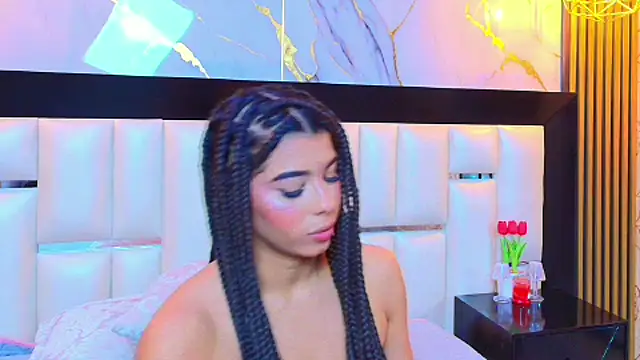 Snapshot of TiaraRosse chatting on 09/23/25, 01:08 TiaraRosse online show from 09/23/25, 01:08