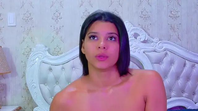 Snapshot of TiaraRosse chatting on 10/12/25, 05:06 TiaraRosse online show from 10/12/25, 05:06