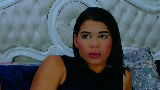 Snapshot of TiaraRosse chatting on 10/18/25, 05:10 TiaraRosse online show from 10/18/25, 05:10