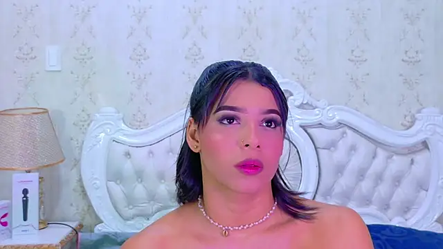 Snapshot of TiaraRosse chatting on 11/02/25, 02:58 TiaraRosse online show from 11/02/25, 02:58