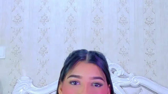 Snapshot of TiaraRosse chatting on 11/20/25, 12:38 TiaraRosse online show from 11/20/25, 12:38