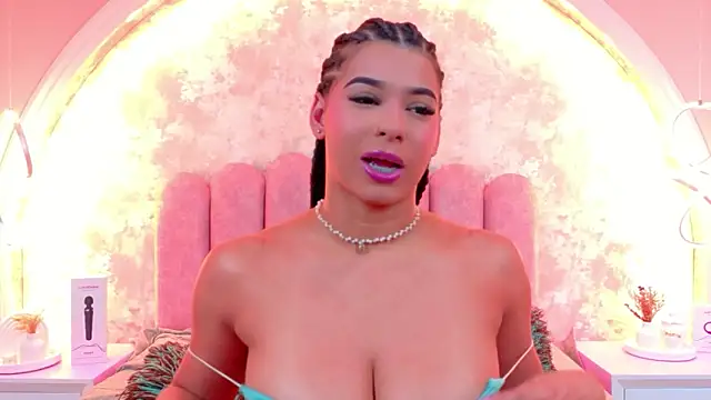 Snapshot of TiaraRosse chatting on 11/27/25, 04:58 TiaraRosse online show from 11/27/25, 04:58