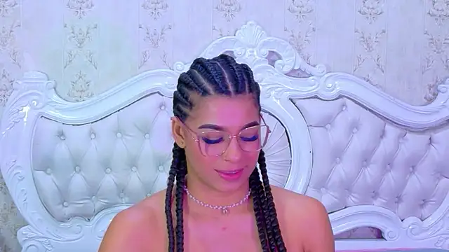 Snapshot of TiaraRosse chatting on 11/30/25, 04:55 TiaraRosse online show from 11/30/25, 04:55