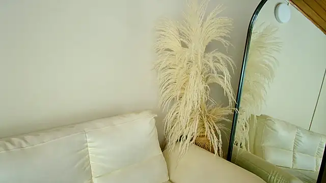 Rebeca Williams  online show from 02/21/25, 04:40