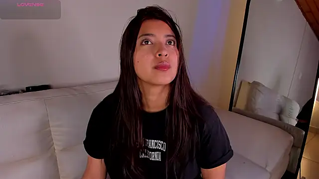 Snapshot of Rebeca_Williams_ chatting on 03/03/26, 12:33 Rebeca Williams online show from 03/03/26, 12:33