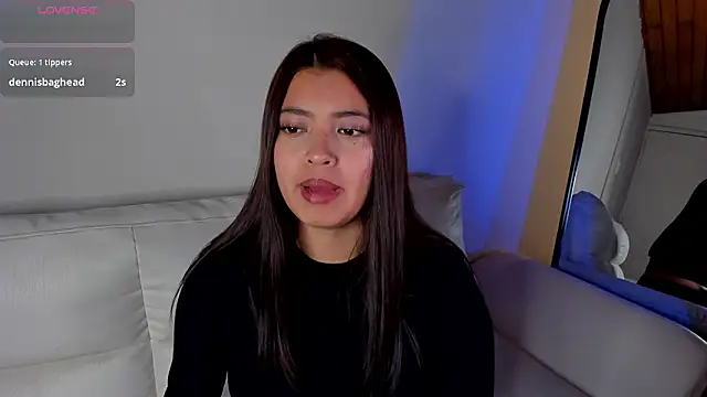 Snapshot of Rebeca_Williams_ chatting on 03/06/26, 11:28 Rebeca Williams online show from 03/06/26, 11:28