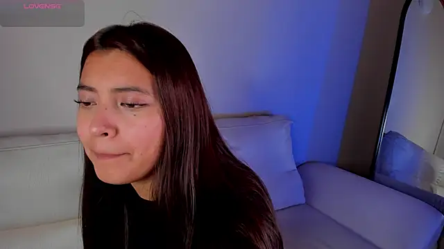 Snapshot of Rebeca_Williams_ chatting on 03/07/26, 12:35 Rebeca Williams online show from 03/07/26, 12:35