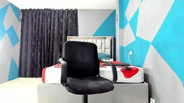 Snapshot of simookeler chatting on 12/21/24, 04:03 simookeler online show from 12/21/24, 04:03