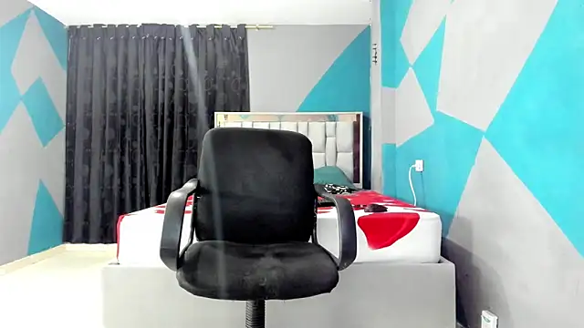 Snapshot of simookeler chatting on 12/29/24, 03:00 simookeler online show from 12/29/24, 03:00