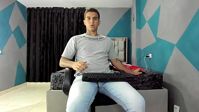 Snapshot of simookeler chatting on 01/31/25, 07:07 simookeler online show from 01/31/25, 07:07