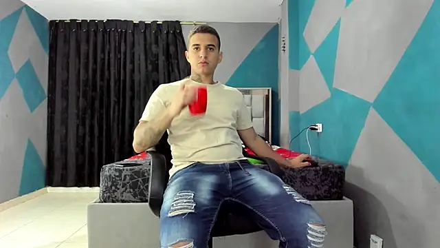 Snapshot of simookeler chatting on 02/05/25, 06:02 simookeler online show from 02/05/25, 06:02