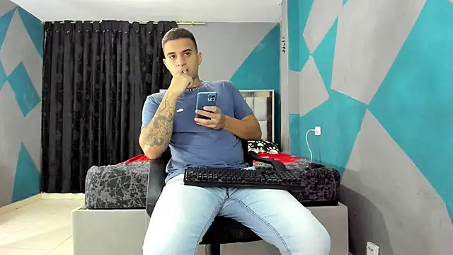 Snapshot of simookeler chatting on 02/18/25, 01:54 simookeler online show from 02/18/25, 01:54