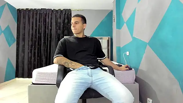 Snapshot of simookeler chatting on 02/25/25, 04:14 simookeler online show from 02/25/25, 04:14