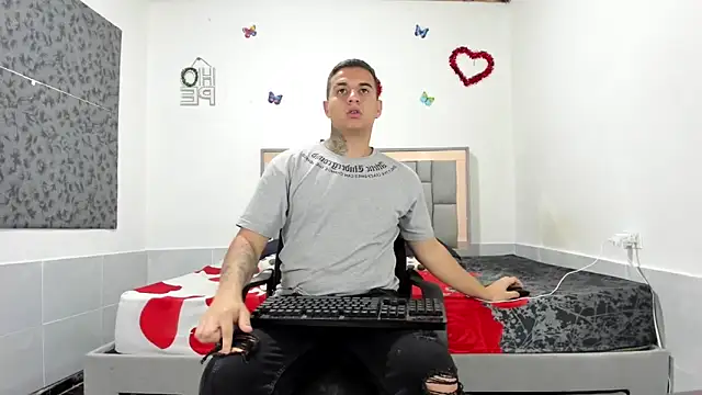 Snapshot of simookeler chatting on 09/30/25, 11:37 simookeler online show from 09/30/25, 11:37