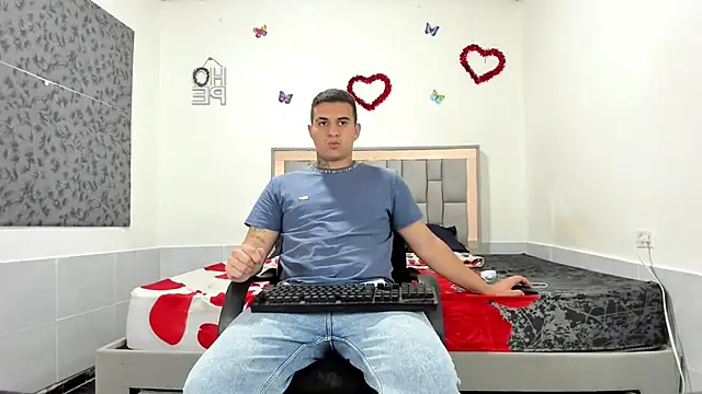 Snapshot of simookeler chatting on 10/01/25, 03:01 simookeler online show from 10/01/25, 03:01