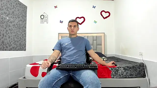 Snapshot of simookeler chatting on 10/02/25, 10:22 simookeler online show from 10/02/25, 10:22