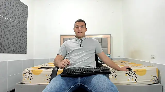 simookeler online show from 02/02/26, 01:21