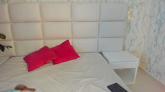 MIA  SAENZ online show from 01/16/25, 12:20