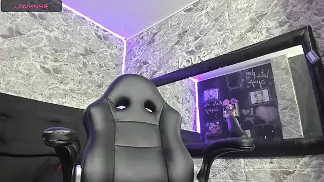 Cute Cata online show from 10/14/25, 07:14