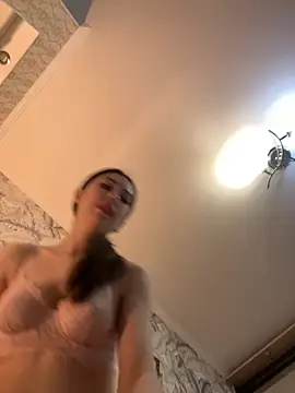 Snapshot of LushLuna chatting on 10/05/25, 08:56 LushLuna online show from 10/05/25, 08:56