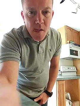 Snapshot of Bigtater1999 chatting on 03/15/26, 05:52 Bigtater1999 online show from 03/15/26, 05:52