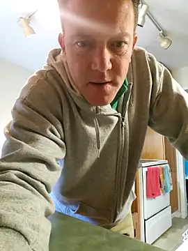 Snapshot of Bigtater1999 chatting on 03/28/26, 09:47 Bigtater1999 online show from 03/28/26, 09:47