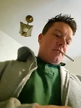 Snapshot of Bigtater1999 chatting on 04/09/26, 09:42 Bigtater1999 online show from 04/09/26, 09:42