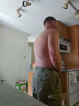 Snapshot of Bigtater1999 chatting on 04/16/26, 04:19 Bigtater1999 online show from 04/16/26, 04:19