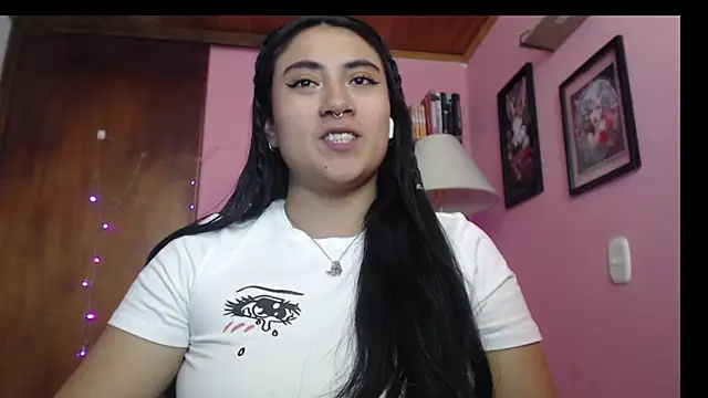 Snapshot of bunnyemilyrose36 chatting on 12/13/24, 06:05 bunnyemilyrose36 online show from 12/13/24, 06:05