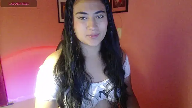 Snapshot of bunnyemilyrose36 chatting on 10/07/25, 10:34 bunnyemilyrose36 online show from 10/07/25, 10:34