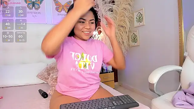 aashley jones online show from 12/22/24, 09:11