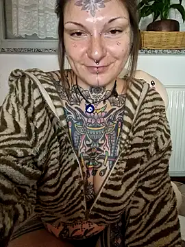 lizzardqueeen online show from 11/22/25, 01:04