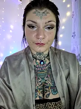 lizzardqueeen online show from 11/29/25, 11:52